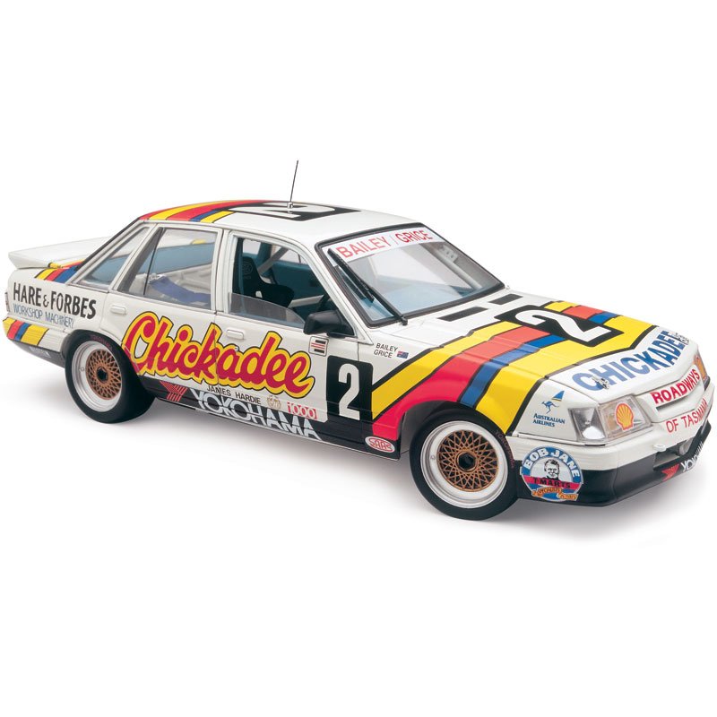 1:18 Holden VK Commodore 1986 Bathurst Winner 18267 Classic Carlectables