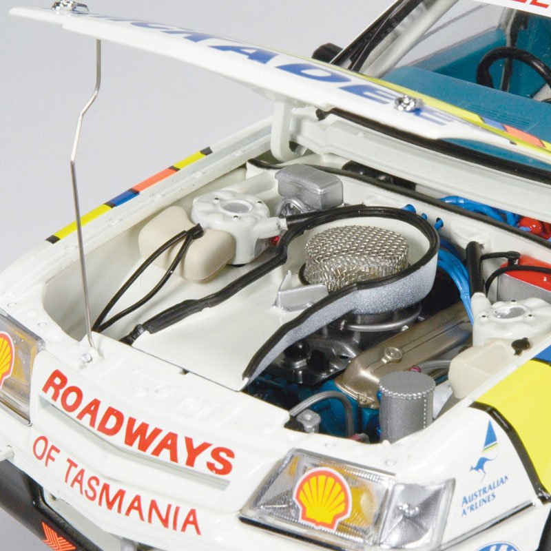 1:18 Holden VK Commodore 1986 Bathurst Winner 18267 Classic Carlectables