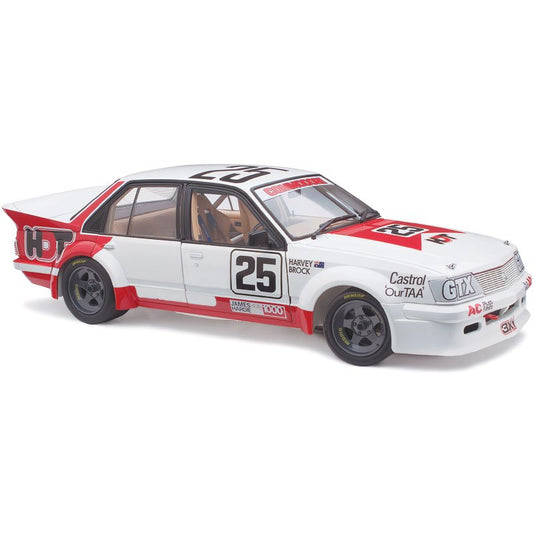 1:18 Classic Carlectables Holden VH Commodore 1983 Bathurst Winner 18305