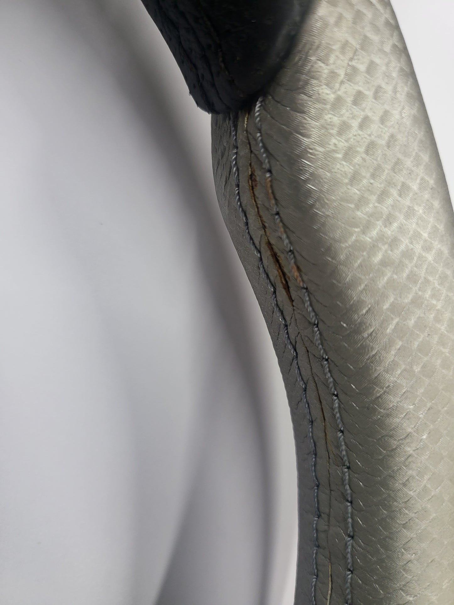 Isotta Leather Steering Wheel Meg 2 Black Silver