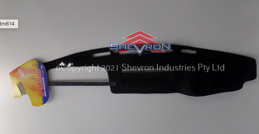 Shevron Moulded Dashmat suits Landrover Discovery w/o passenger airbag 4/1994-1/1999 DM614 Black
