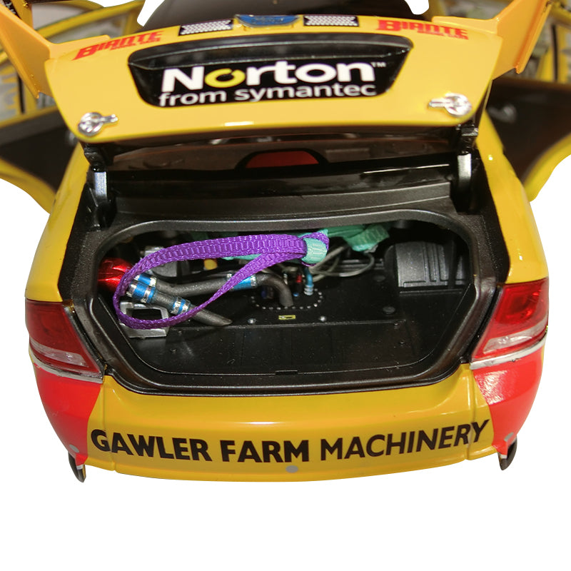 1:18 Biante Suits Ford BF Falcon - #999 James Moffat (2009) B18302F