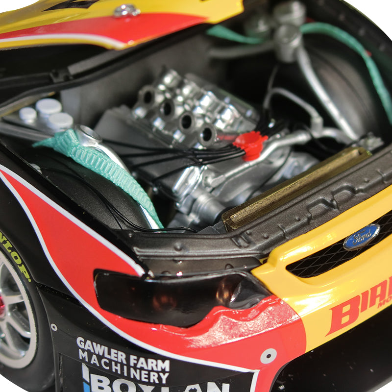 1:18 Biante Suits Ford BF Falcon - #999 James Moffat (2009) B18302F