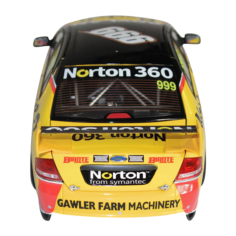 1:18 Biante Suits Ford BF Falcon - #999 James Moffat (2009) B18302F