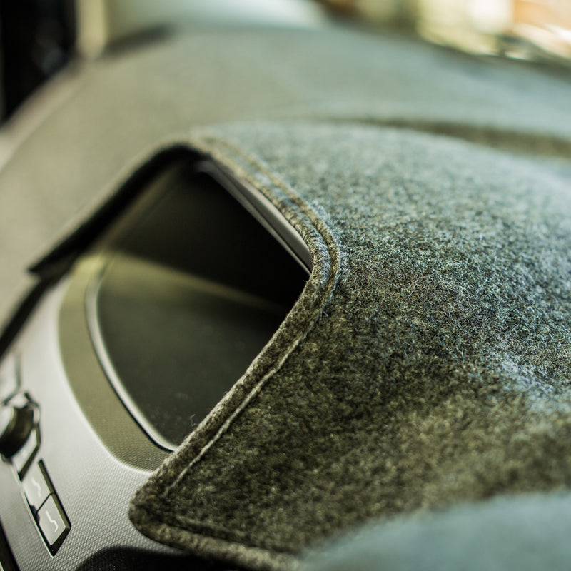 Shevron Dashmat Lexus IS Series GXE10R with GPS or Centre Compartment 10/1998-8/2005 DM868GCH Charcoal